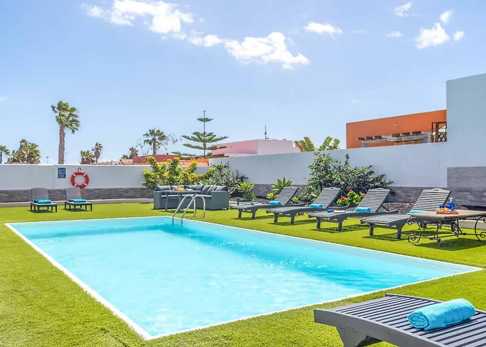 Max אנטיגואה